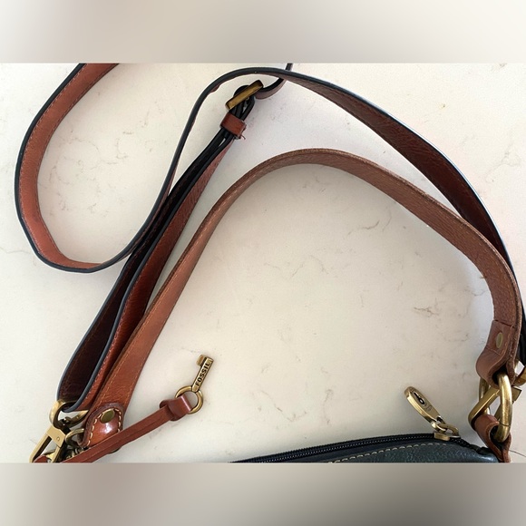 Fossil Leather Shoulder/Crossbody Bag - Picture 9 of 14